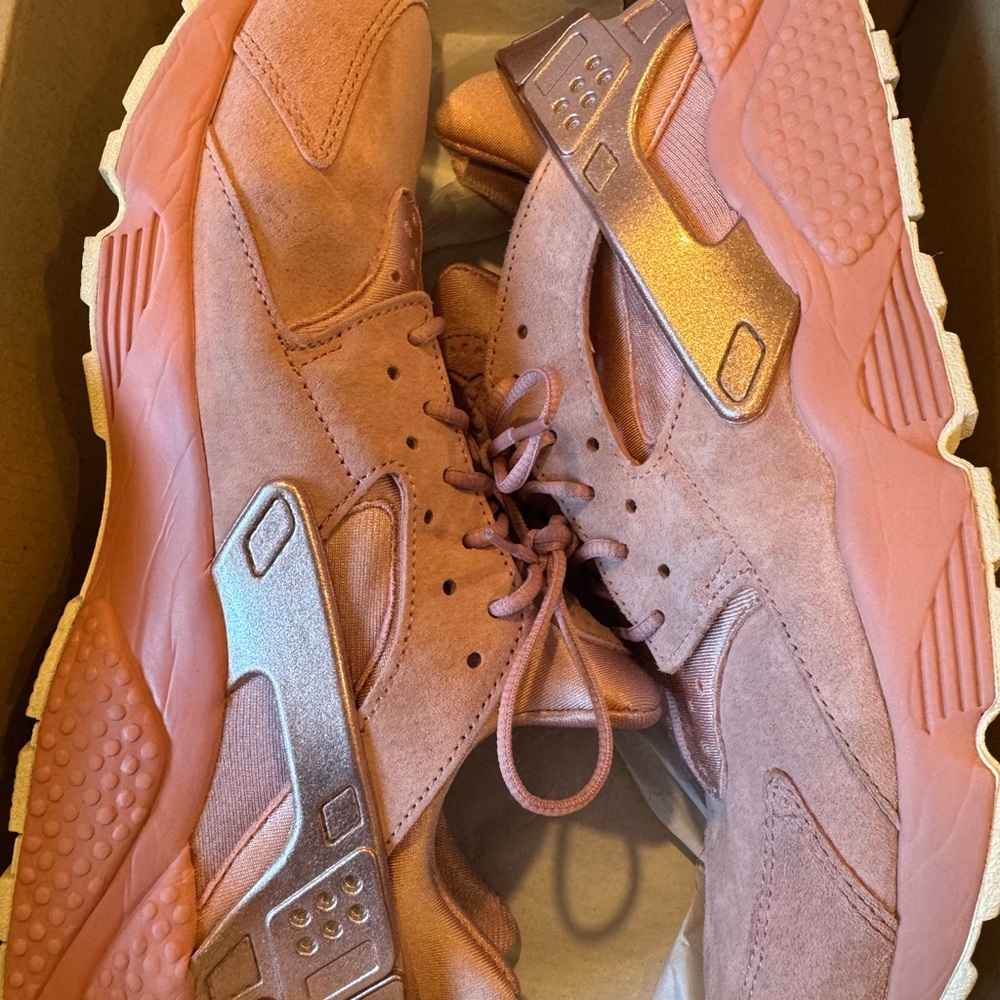 Nike Air Huarache Run PRM "Rust Pink / Metallic Red Bronze"
